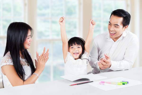 Ca ngợi trẻ đúng cách