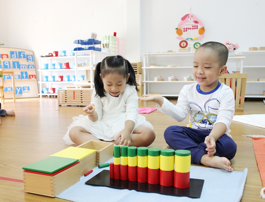 c&aacute;ch gi&aacute;o dục trẻ tại nh&agrave; theo phương ph&aacute;p montessori